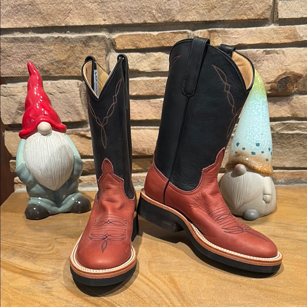 Anderson Bean Black and Brown Cowgirl Boots 👢!